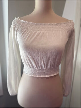 H&M White Off Shoulder Smocked Crop Top‎ XS